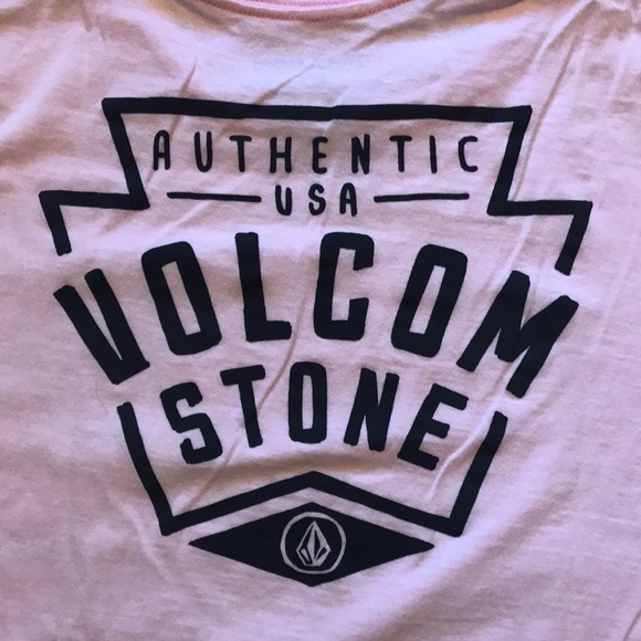 Great shape Volcom tee - Picture 5 of 5